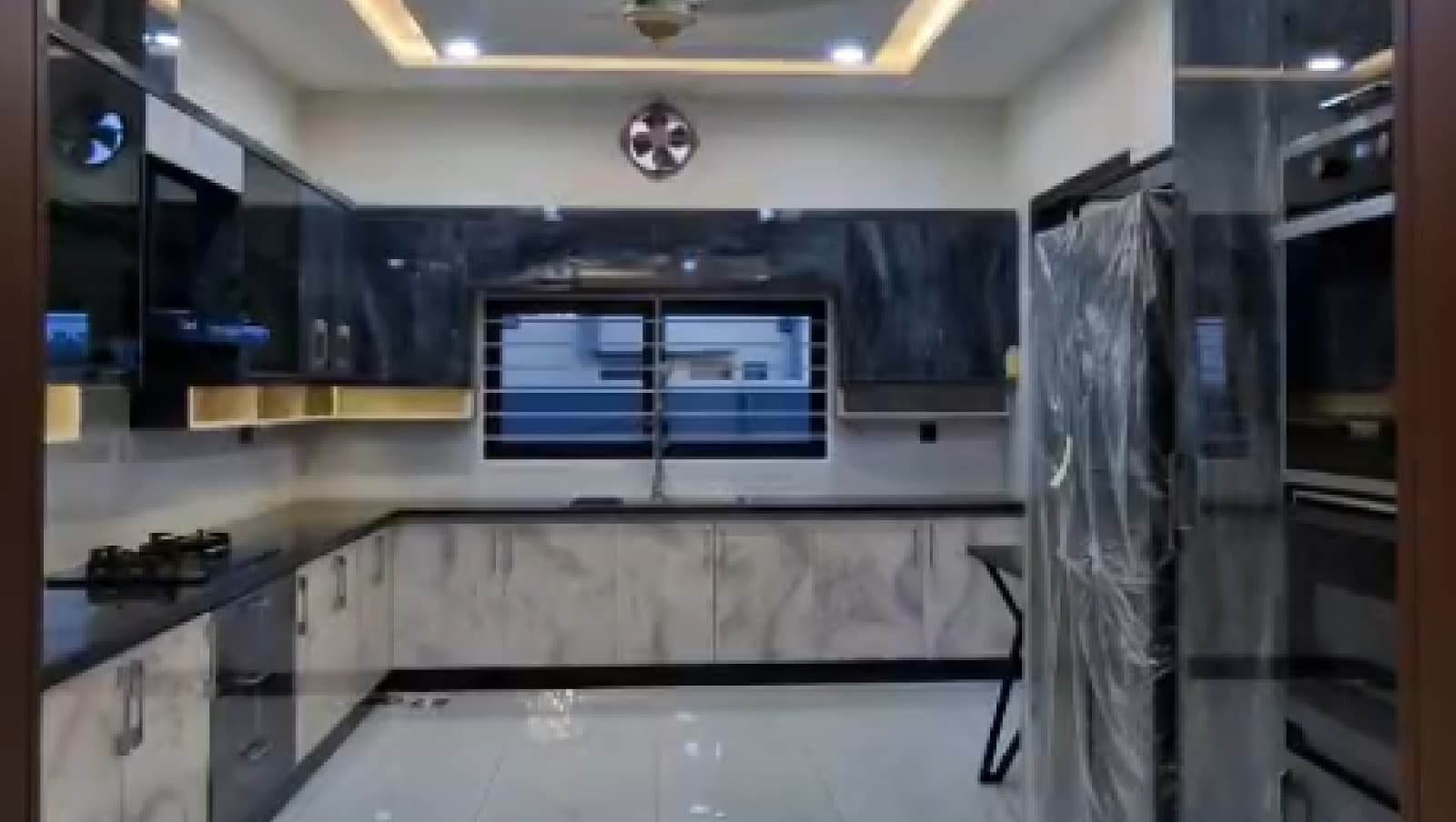 10 Marla Ultra-Modern House — Overseas 6, Bahria Town Phase 8 photo 5